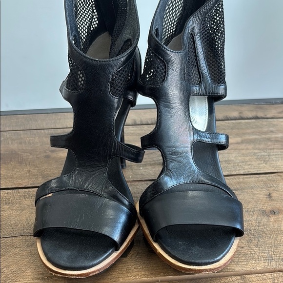 Adidas Black Heels with Chunky Block Heel - Picture 3 of 9